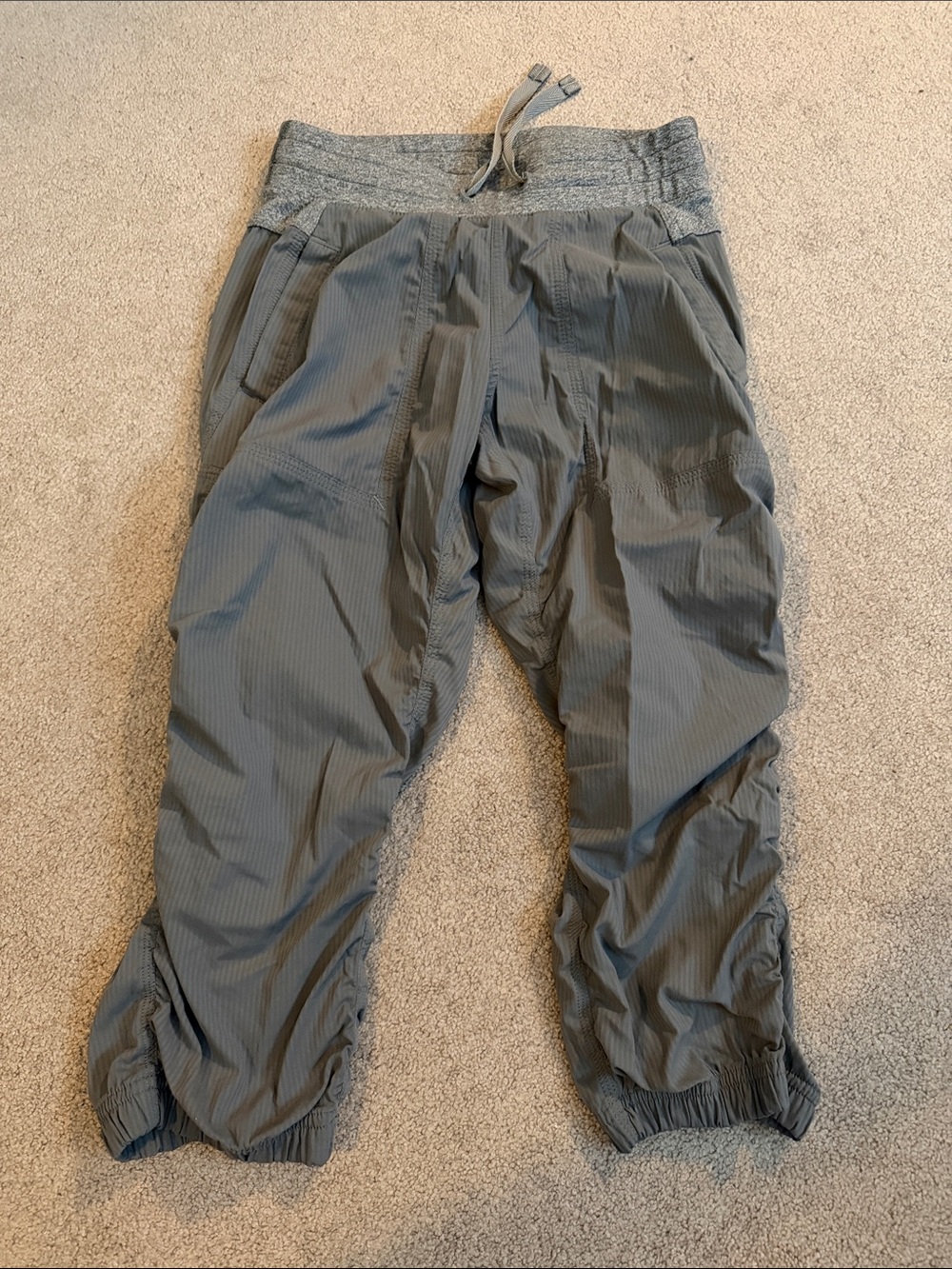 Ivivva Gray Elastic Cuff Jogger Crops